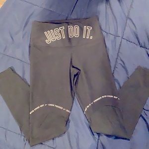 Women’s Nike Tight Fit Legging